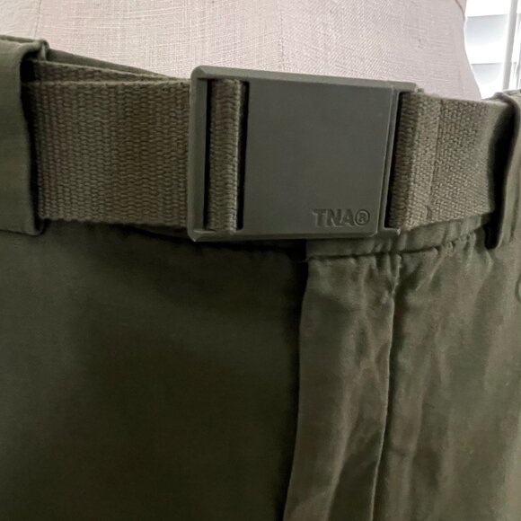 Aritizia / TNA Cargo Pants in GD Fatique < Size L > - Picture 10 of 12